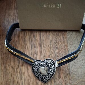 New Heart Shaped Rhinestone Chocker Necklace.